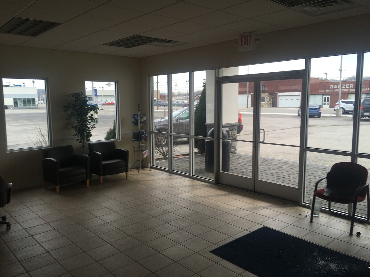 107B-MacCorkle-Ave-South-Charleston-WV-Lobby-1-HighDefinition